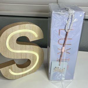 AUTHENTIC LUXIE DREAMCATCHER 15PC BRUSH SET - NEW RETAILS FOR $175